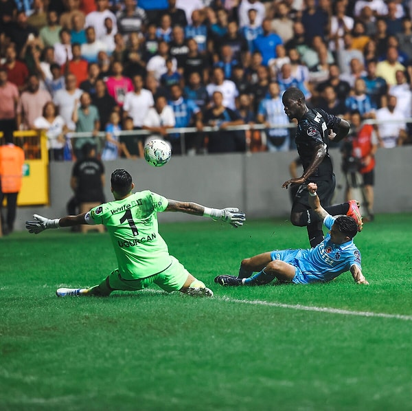 İkinci yarıda da goller devam etti. Kontra atakla 55. dakikada ev sahibi Adana Demirspor Ndiaye ile durumu 2-1'e getirdi.