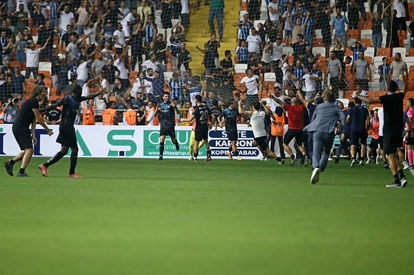 Müthiş bir tempoda oynanan mücadelede dakikalar 90+4'ü gösterirken sahneye çıkan isim Samet Akaydın oldu. Bu skorla birlikte Adana Demirspor muhteşem bir oyun ve skorla karşılaşmadan galibiyet ile ayrıldı.