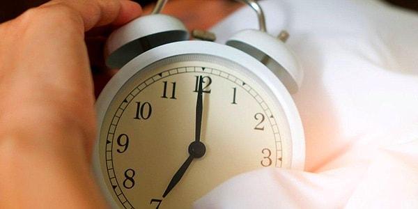 22. İlk alarmlı saat yalnızca saat sabah 4’te çalıyordu.