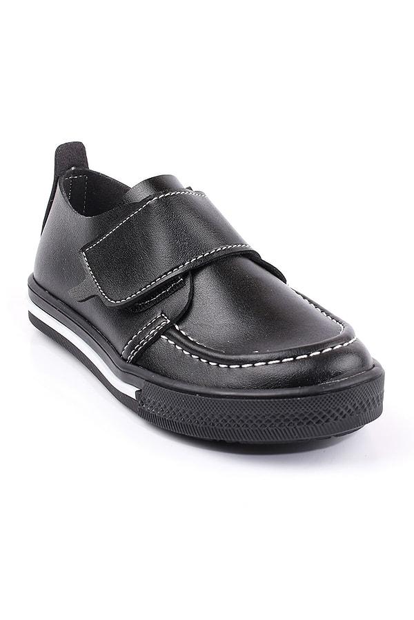 6. Bağcıksız olması sebebiyle kullanımı oldukça rahat olan ortopedik iç astarlı siyah okul ayakkabısı.