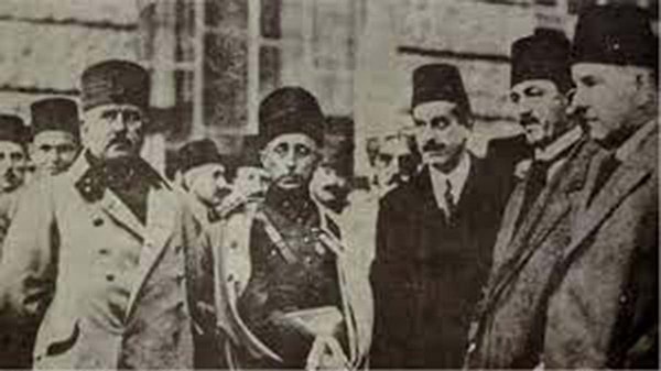 Laiklik anlayışından taviz verdiği için Terakkiperver Cumhuriyet Fırkası 1925 yılında kapatıldı.