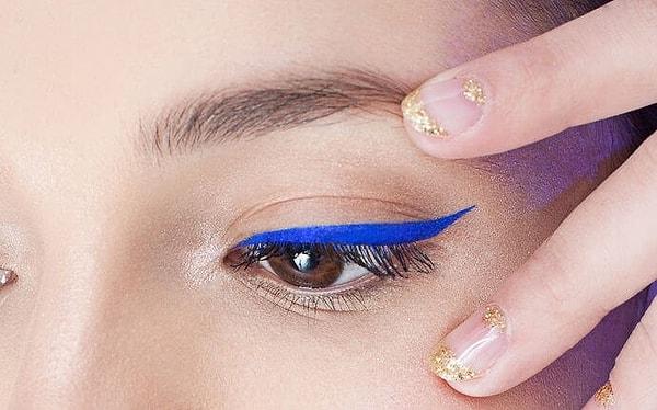 1. Klasik eyeliner yerine mavi bir kalem kullanmayı denediniz mi?