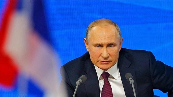 İngiliz gazetesi The Sun, Rusya Devlet Başkanı Vladimir Putin’in makam aracına saldırı yapıldığını, Putin’in aracın içinde olmadığı için suikasttan kurtulduğu iddia etti.