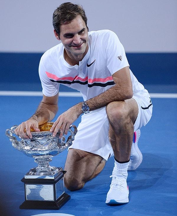 Federer'in 8 Wimbledon, 6 Avustralyalı Açık, 5 Amerika Açık ve 1 Roland Garros şampiyonluğu bulunuyor.