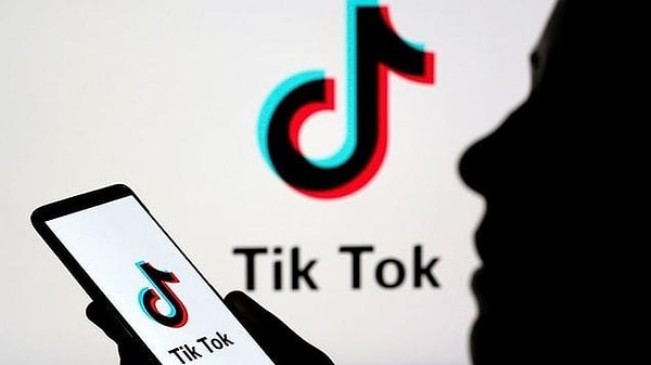 4- Bir TikTok hesabı kullanıcılardan ''Ayrıldıktan sonra yazsın diye yaptığınız en manyakça şey neydi?'' sorusunu cevaplamalarını istedi.