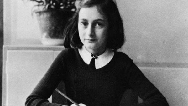Chappell, Anne Frank'in tarihi hatıra defteri gibi bize bir kişinin kişisel düşüncelerini aktaran kaynakların bireysel yaşam ve çevre faktörleri konusunda çok şey anlattığını söylüyor.