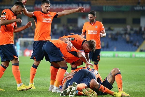 Oyunun kontrolünü elinde tutan Başakşehir maçın son dakikasında Bertrand Traore ile durumu 3-0'a getirdi ve maç bu skorla bitti.