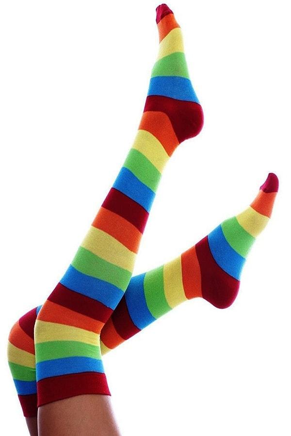 8. Renkli kişiliğini çorabına yansıtmak isteyenlerin tercihi.