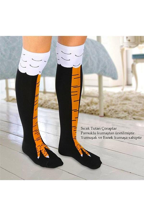2. İlk bakışta çocuk çorabı sanabileceğiniz bu eğlenceli çoraplar yetişkinler için...