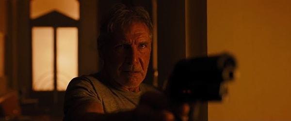 İlk filmin başrolü Harrison Ford da yine bu filmde yer aldı.