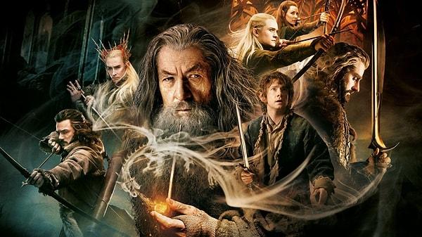 "Yüzüklerin Efendisi" serisinden sonra çıkan "Hobbit" serisi ise bu en başta bu maceranın nasıl başladığını gözler önüne seriyor.