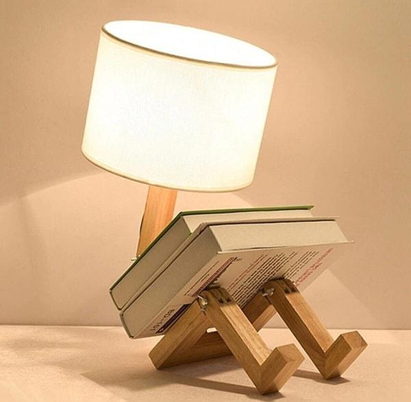 10. Kitap okuma köşenize çok yakışacak masa lambası...