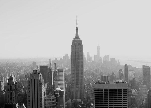 Çokça turist çeken Empire State binası aynı zamanda intihara meyilli insanların da maalesef ki dönem dönem dikkatini çekmiş.