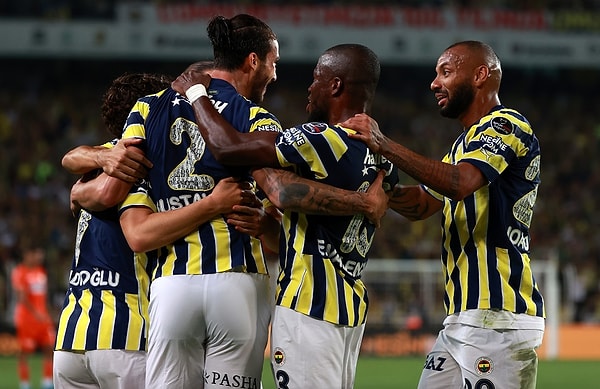 Bu skorun ardından puanını 13 yapan Fenerbahçe, 6. sırada yer aldı. Alanyaspor ise 8 puanla 11. sırada kaldı.