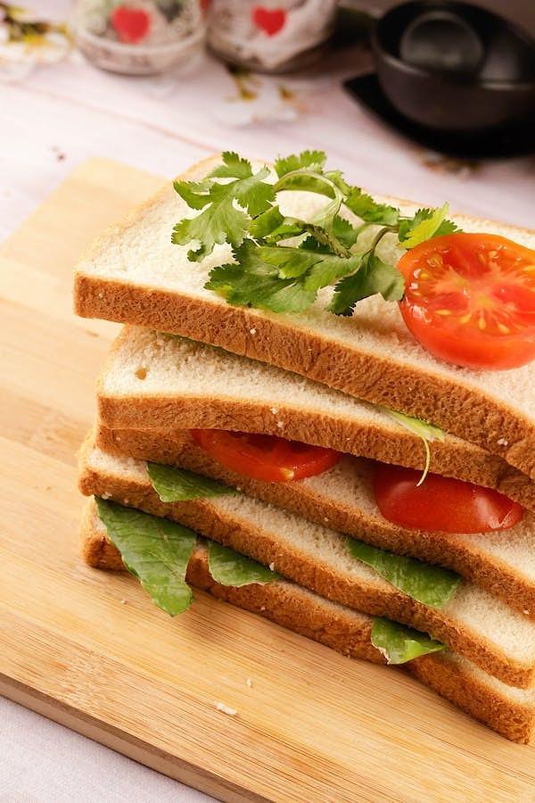 19. Öğle yemeğine kadar sizi tok tutacak bir lezzet: Krem peynirli sandviç