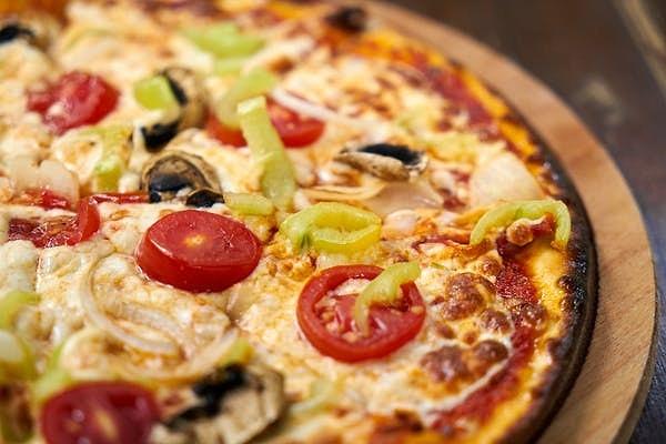 11. Bu pizza diğer pizzalara benzemez: Kabak pizza tarifi