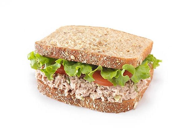 15. Ton balıklı sandviçe kim hayır diyebilir ki: Ton balıklı sandviç tarifi