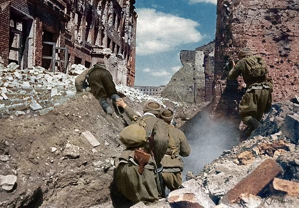 Sovyet vatandaşları için Kızıl Ordu'nun Stalingrad'ı vahşice savunması, muazzam bir ulusal gurur kaynağı haline geldi.