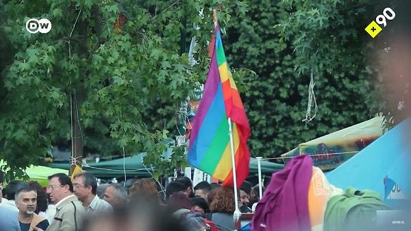LGBTİ+ topluluğu arasında en fazla sıkıntı çekenlerin biseksüel bireyler olduğu söyleniyor.