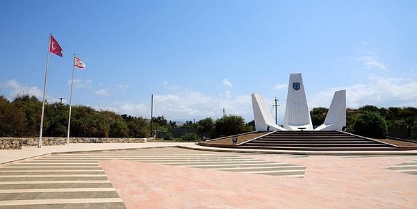 Cengiz Topel Anıtı