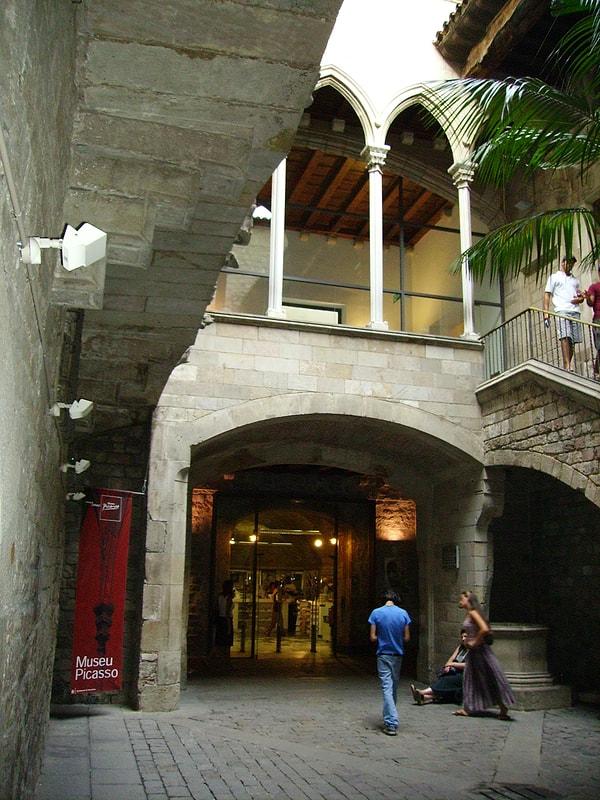6. Museo Picasso