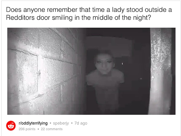 Этот незнакомец, улыбающийся за чьей-то дверью: