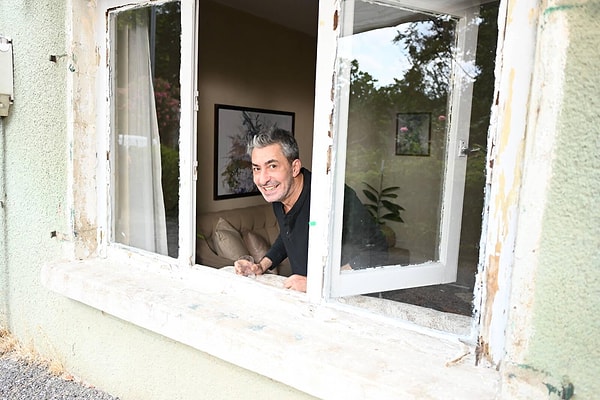 Erkan Petekkaya, oynayacağı bu özel rol için uzun süredir çalışıyormuş. Bazı eğitimler ve testlerden geçen Petekkaya, O Kız dizisiyle ekranlara damga vuracaklarını açıklıyor.