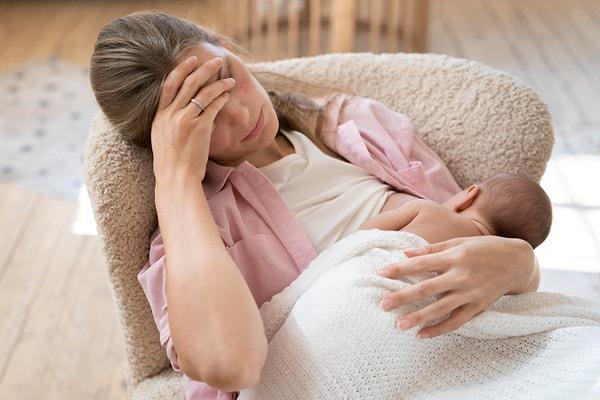 Bazı annelerde bebeklerini emzirmek çeşitli nedenlerden kaynaklanan depresyona ve anksiyeteye neden olabilir.