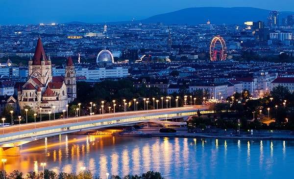 Avusturya'nın başkenti Viyana ise 99.1 puan alarak son 5 senede üçüncü kez en yaşanılabilir şehir oldu.