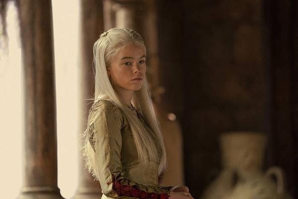 1. 'House of Dragons' dizisini duymayan yoktur diye düşünüyoruz. Milly Alcock tarafından canlandırılan Rhaenyra Targaryen karakterinin yaşlı halini kim canlandırıyor dersiniz?