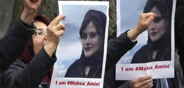 İran'da 22 yaşındaki Mahsa Amini'nin "kıyafet kurallarına uymadığı" gerekçesiyle gözaltındayken darp edilerek öldürülmesiyle başlayan protestolar devam ediyor.