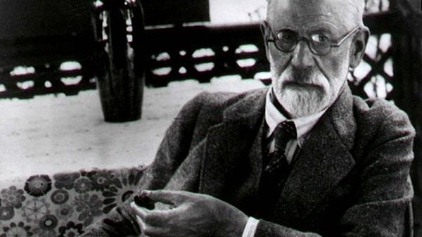 Modern psikolojinin kurucusu Freud'a göre ise bastırılmış duygu ve düşüncülerin gün yüzüne çıkmasının bir yolu kabuslar.
