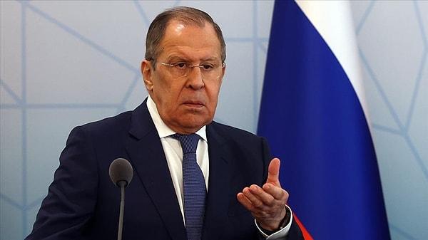 Birleşmiş Milletler (BM) Güvenlik Konseyi’nde konuşma yapan Rusya Dışişleri Bakanı Sergey Lavrov, "Referandum kararları, Zelenskiy’in kendini Rus hissedenlere yaptığı ’Ukrayna’dan gidebilirsiniz’ çağrısına yanıt" dedi.