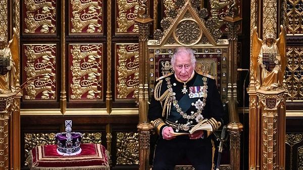 6 Mayıs'ta Westminster Abbey'de düzenlenen taç giyme töreniyle kral ilan edilen 75 yaşındaki III. Charles görevine o günden beri devam ediyor.