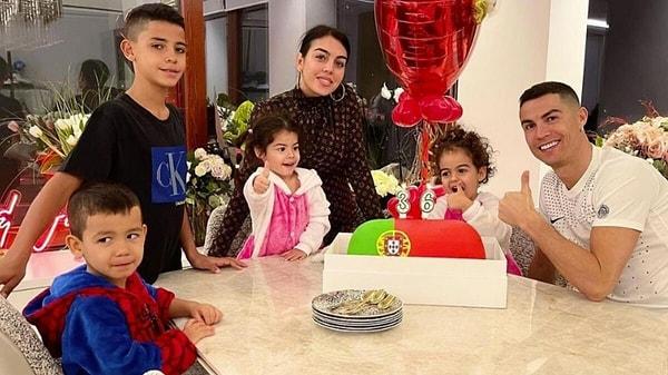 Ronaldo'nun Bella Esmeral'da dışında dört çocuğu daha var.