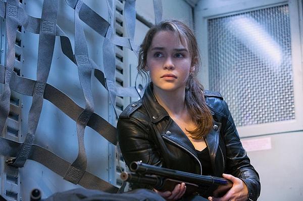 3. 'Terminatör: Genisys' filminin Sarah Connor'ı Emilia Clarke filmin prodüksüyonundan yakınıyor.
