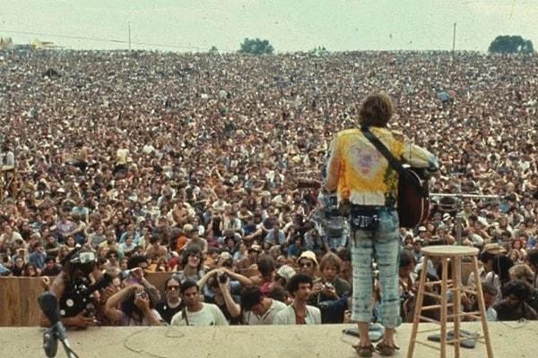 Unutulmaz Woodstock festivalı hangi yıl düzenlenmiştir?