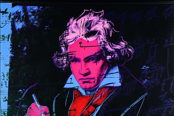 Beethoven, 3. senfonisi olan "Eroica"yı başlangıçta kime adamayı düşünmüştü?