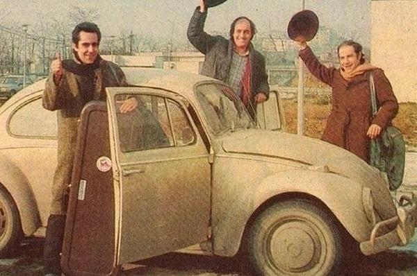 Özkan Uğur beğeni toplayan paylaşımına '1984 Mazhar Fuat Özkan' notunu düştü.