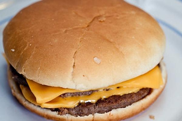5. Kimse bu lezzete hayır demez: Cheesburger tarifi