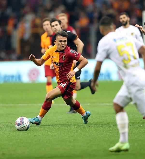 ve Galatasaray'ın Kırgız futbolcusu Beknaz Almazbekov listede yer aldı.