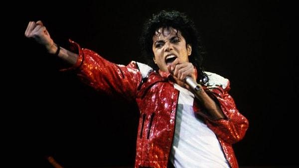 Bu listede en dikkat çeken isimlerden bir tanesi de Michael Jackson olmuştu. Ancak bugün bu kan dondurucu listede bazı değişiklikler olduğu duyuruldu.