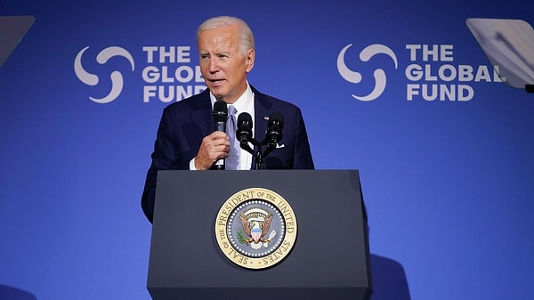 Biden, geçtiğimiz ay hayatını kaybeden bir Kongre üyesini etrafında arayarak "Jackie, burada mısın? Jackie neredesin? Burada olması gerekiyordu" dedi.