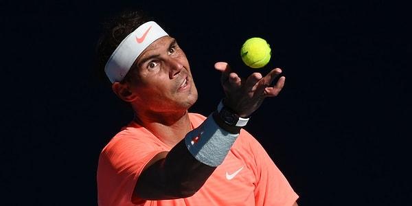Tenis maçlarında birçok sporcunun farklı ritüelleri olduğunu görürsünüz. Rafael Nadal mesela... Servis kullanmadan önce şortunu düzeltir, omuzlarını düzeltir, burnuna ve kulaklarına dokunur.