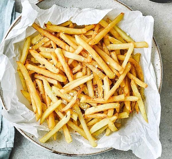 5. "French fries olarak bilinen patates kızartması Fransa'da bulundu."