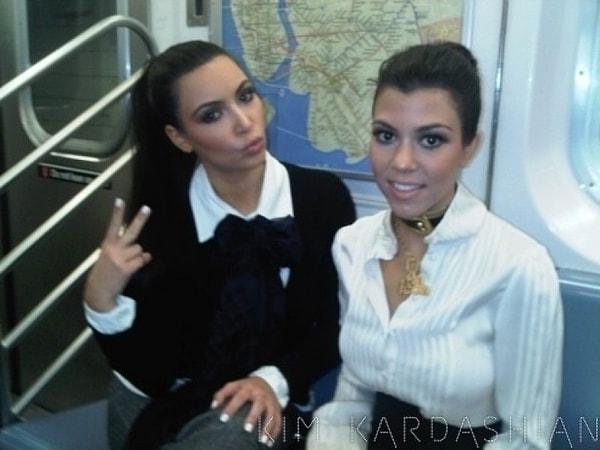 19. Kim Kardashian ve Kourtney Kardashian