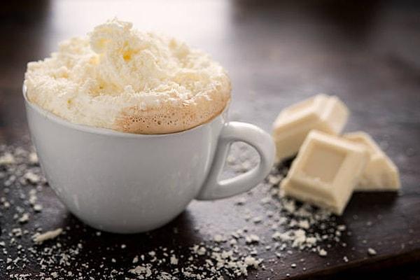 5. Şekerli kahve sevenler için: White chocolate mocha tarifi