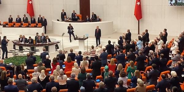 Cumhurbaşkanı Erdoğan konuşmasında yeni anayasa, asgari ücret zammı ve yeni ekonomi modeline vurgu yaptı.