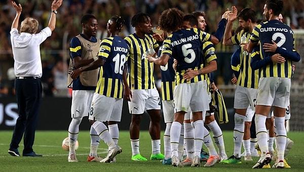 Fenerbahçe'nin muhtemel ilk 11'i: Altay, Ferdi, Gustavo, Szalai, Alioski, Arao, Crespo, Emre Mor, Rossi, Valencia, Batshuayi.