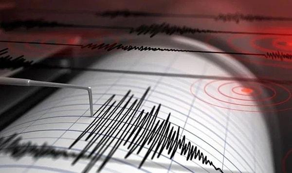 Paniğe neden olan deprem Antalya, Denizli ve Muğla'da da hissedildi.